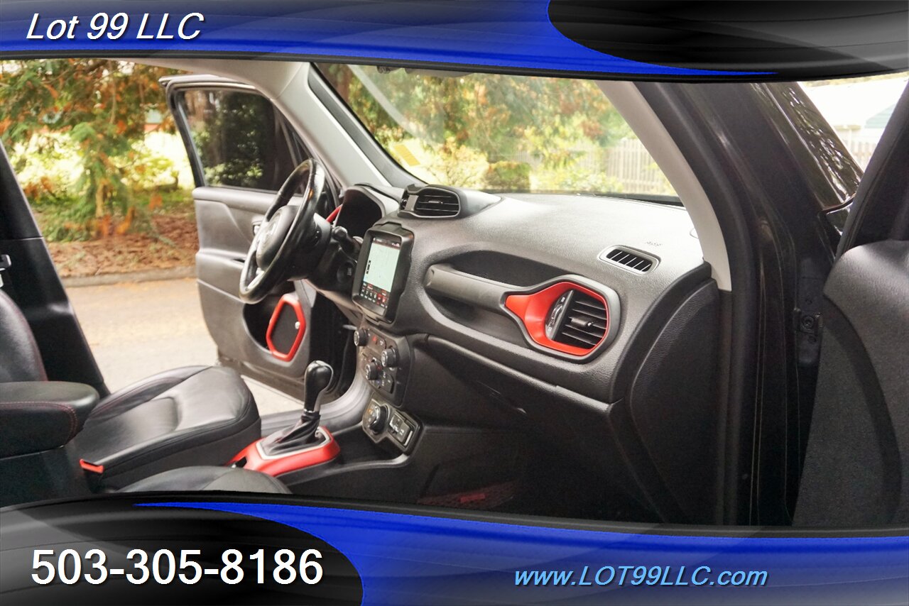 2018 Jeep Renegade Trailhawk 4X4 59K Leather Pano GPS LIFTED 1 OWNER   - Photo 17 - Milwaukie, OR 97267