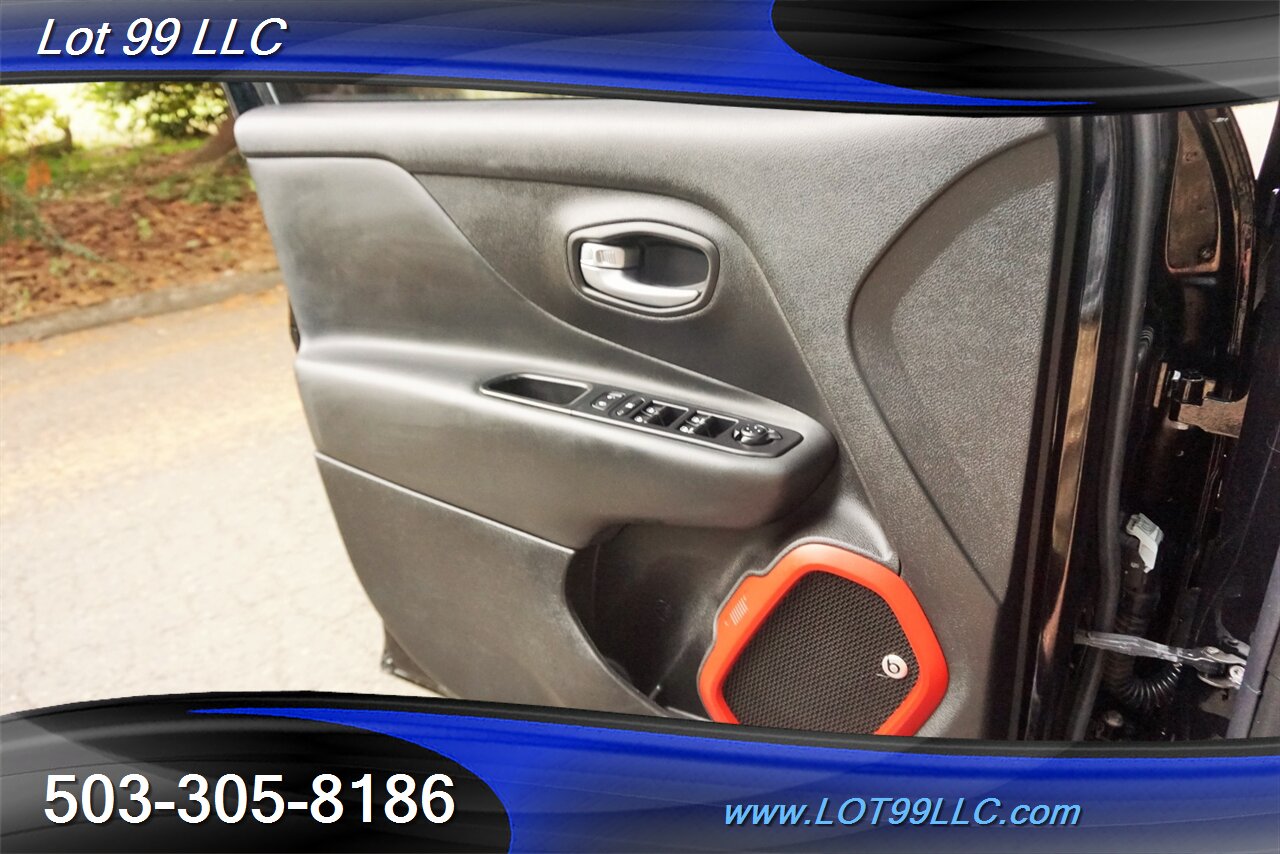 2018 Jeep Renegade Trailhawk 4X4 59K Leather Pano GPS LIFTED 1 OWNER   - Photo 25 - Milwaukie, OR 97267