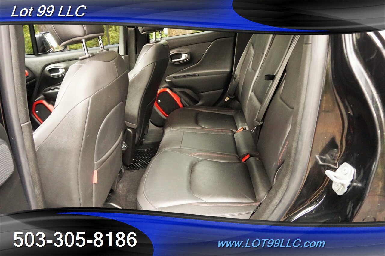 2018 Jeep Renegade Trailhawk 4X4 59K Leather Pano GPS LIFTED 1 OWNER   - Photo 14 - Milwaukie, OR 97267