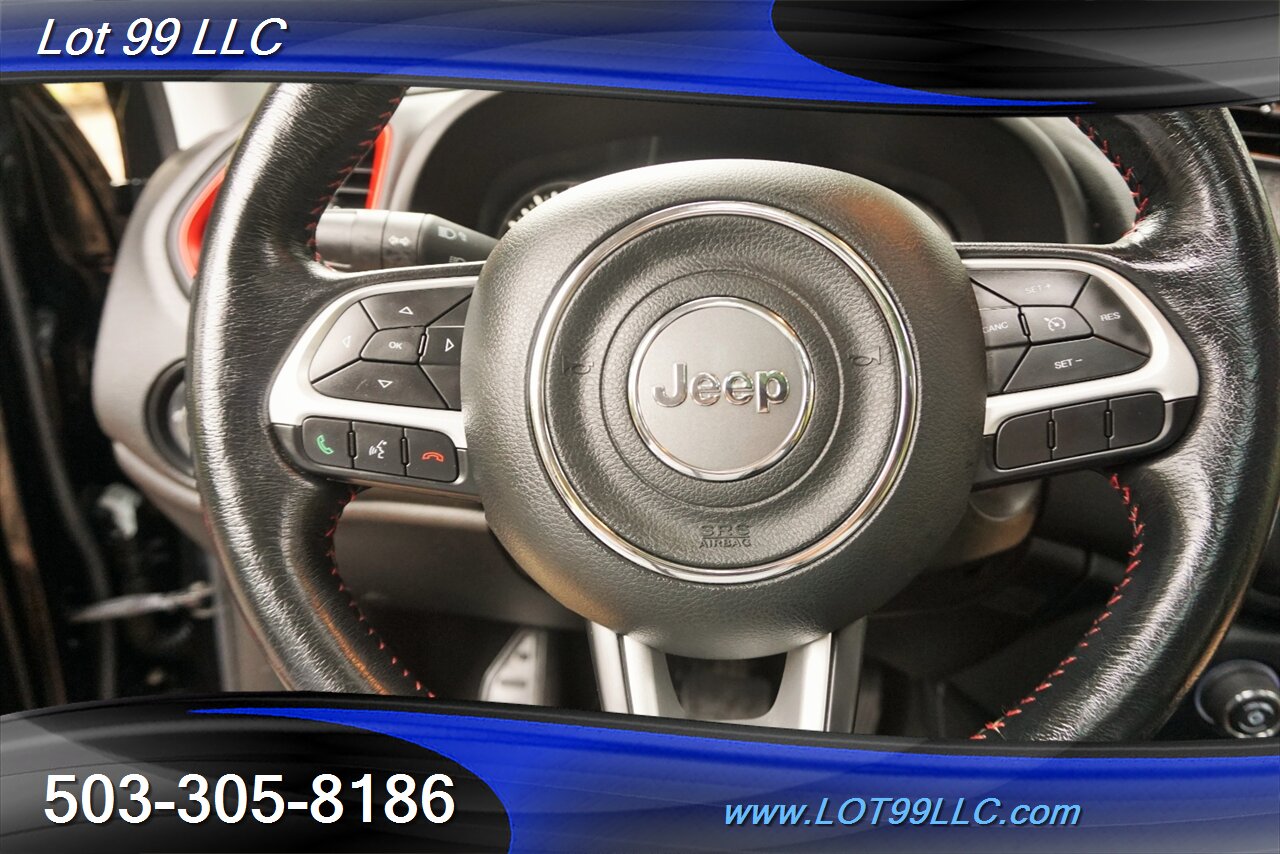 2018 Jeep Renegade Trailhawk 4X4 59K Leather Pano GPS LIFTED 1 OWNER   - Photo 21 - Milwaukie, OR 97267