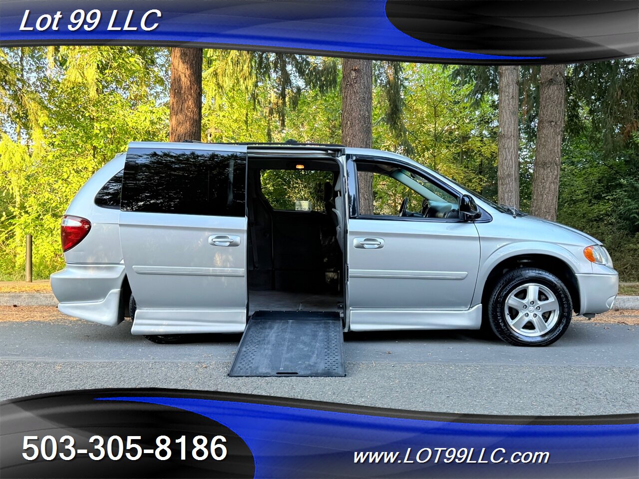 2007 Dodge Grand Caravan SXT ** WHEELCHAIR VAN ** NEW TIRES Lowered Floor   - Photo 1 - Milwaukie, OR 97267
