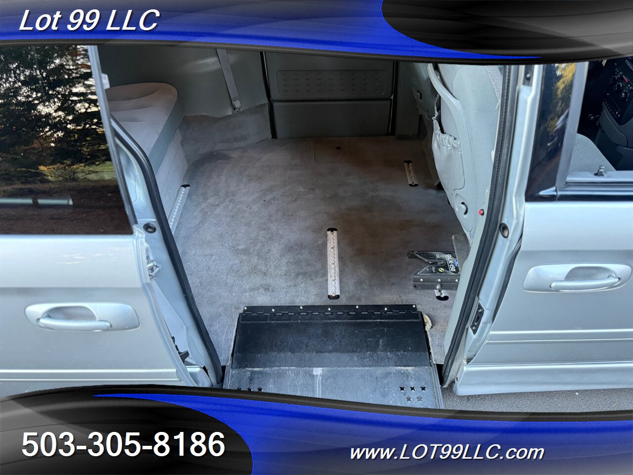 2007 Dodge Grand Caravan SXT ** WHEELCHAIR VAN ** NEW TIRES Lowered Floor   - Photo 49 - Milwaukie, OR 97267