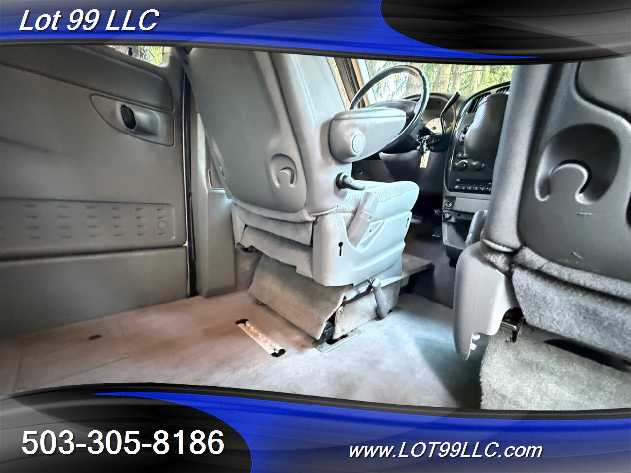 2007 Dodge Grand Caravan SXT ** WHEELCHAIR VAN ** NEW TIRES Lowered Floor   - Photo 3 - Milwaukie, OR 97267