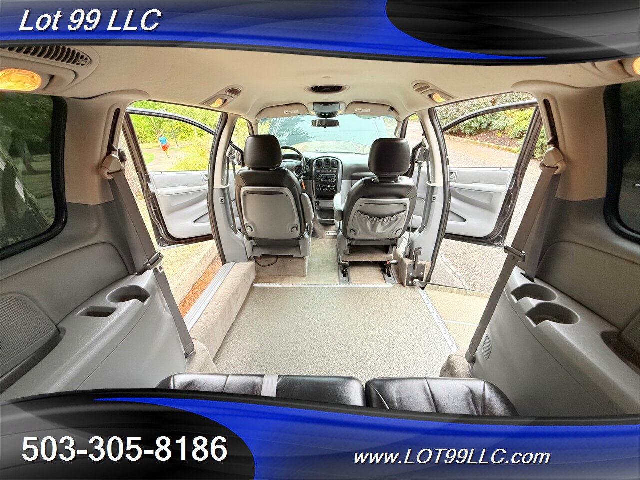 2005 Dodge Grand Caravan SXT 62k Miles Wheelchair Van New Tires Leather  Power Doors Power Ramp - Photo 2 - Milwaukie, OR 97267
