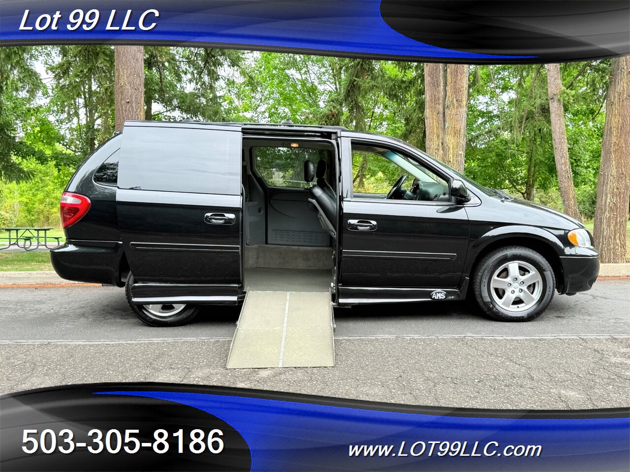 2005 Dodge Grand Caravan SXT 62k Miles Wheelchair Van New Tires Leather  Power Doors Power Ramp - Photo 1 - Milwaukie, OR 97267