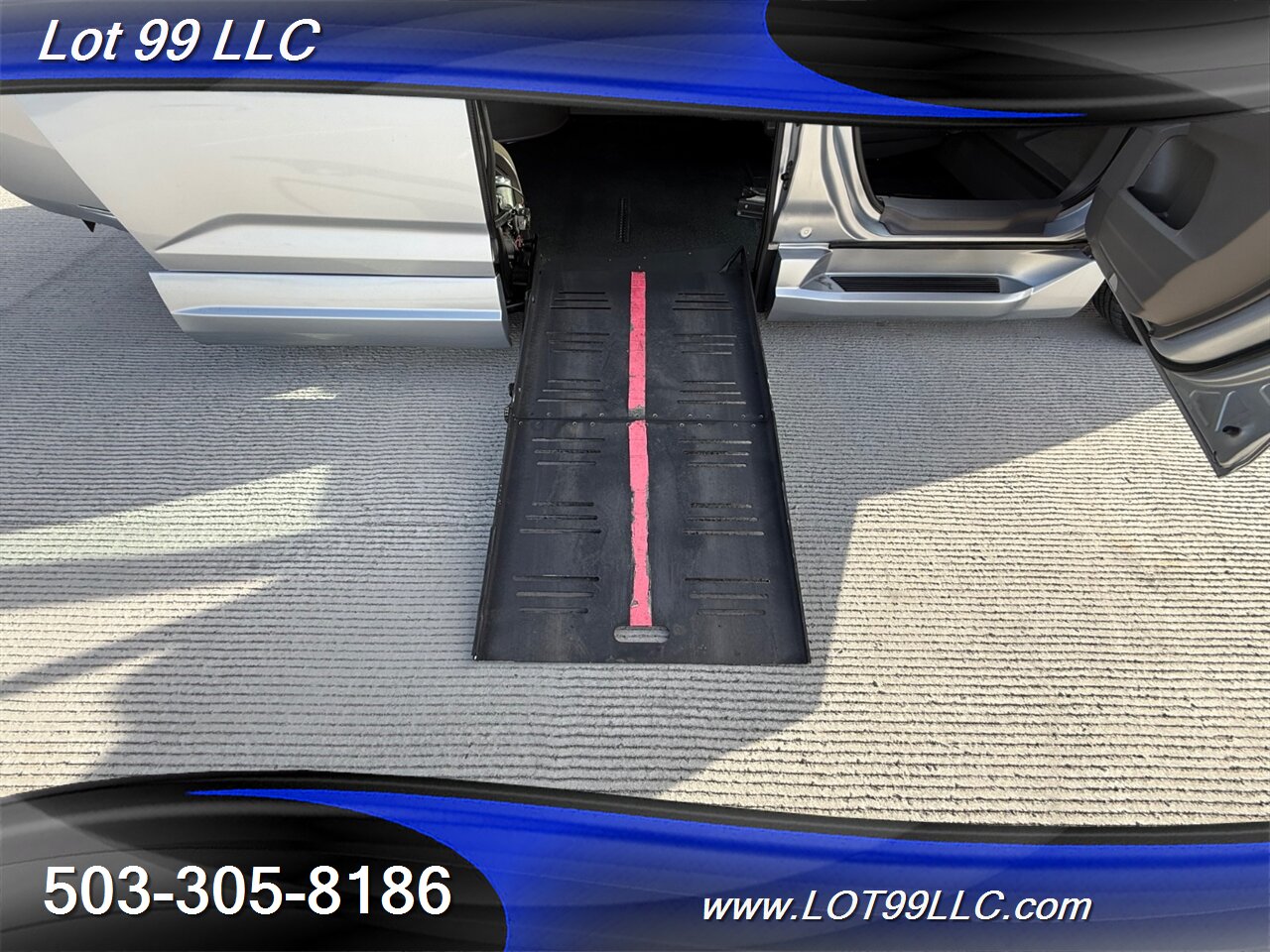 2013 Honda Odyssey EX-L WHEELCHAIR VAN Heated Leather 30 " Power Ramp Kneeling Dual Power Sliding Doors Power Hatch BackUp Camera Moon Roof - Photo 3 - Milwaukie, OR 97267