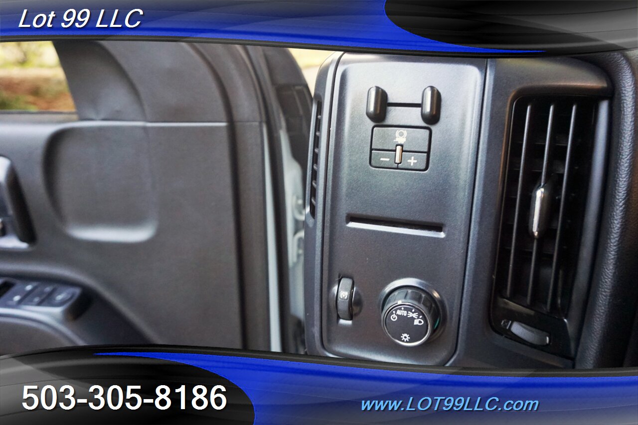 2018 Chevrolet Silverado 3500 HD 4X4 Dually 6.6L Duramax Service Bed 1 OWNER   - Photo 22 - Milwaukie, OR 97267