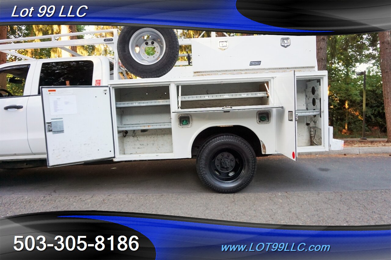 2018 Chevrolet Silverado 3500 HD 4X4 Dually 6.6L Duramax Service Bed 1 OWNER   - Photo 14 - Milwaukie, OR 97267