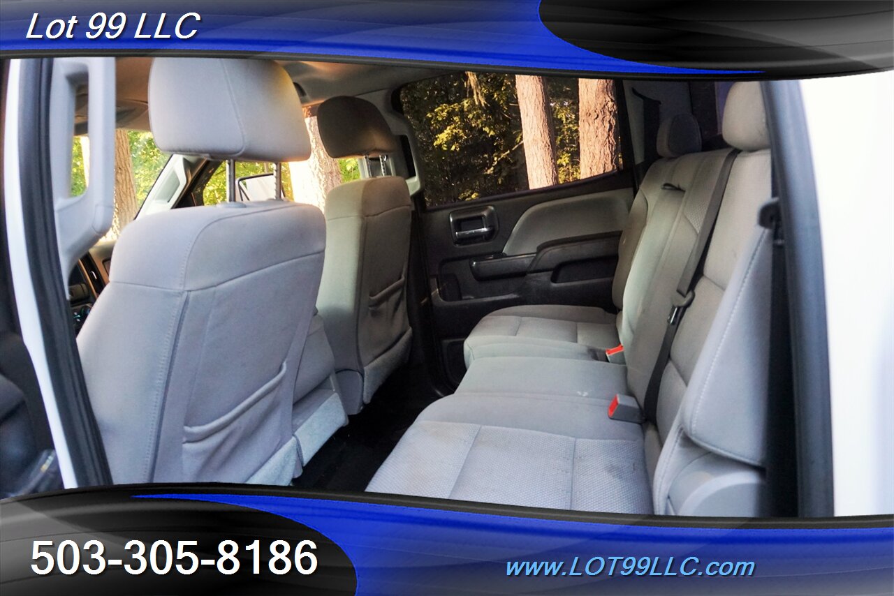 2018 Chevrolet Silverado 3500 HD 4X4 Dually 6.6L Duramax Service Bed 1 OWNER   - Photo 13 - Milwaukie, OR 97267