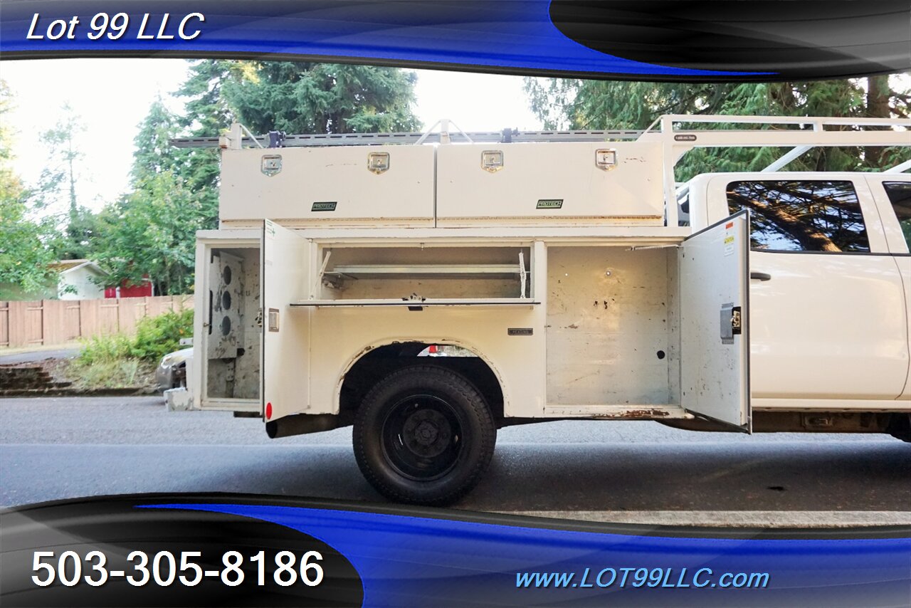 2018 Chevrolet Silverado 3500 HD 4X4 Dually 6.6L Duramax Service Bed 1 OWNER   - Photo 16 - Milwaukie, OR 97267
