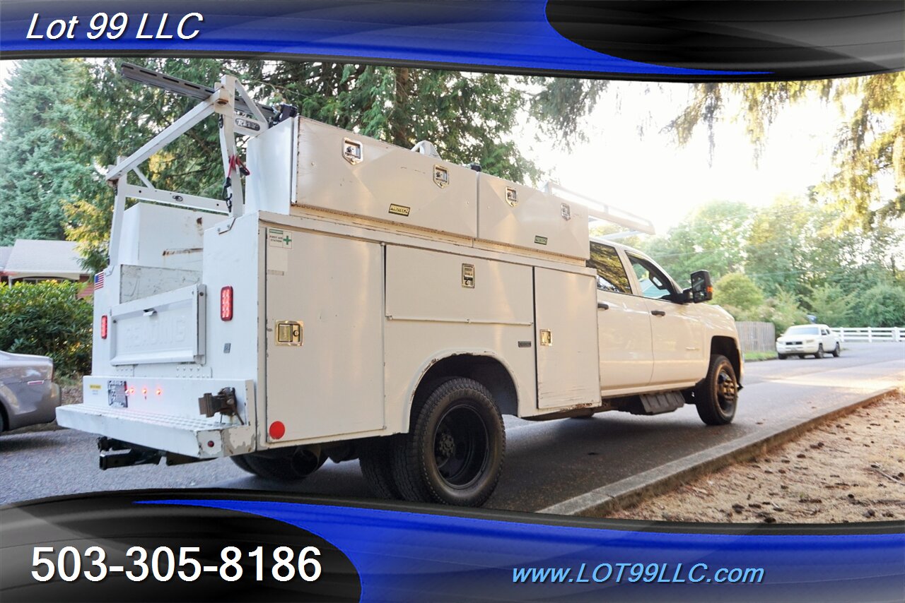 2018 Chevrolet Silverado 3500 HD 4X4 Dually 6.6L Duramax Service Bed 1 OWNER   - Photo 9 - Milwaukie, OR 97267