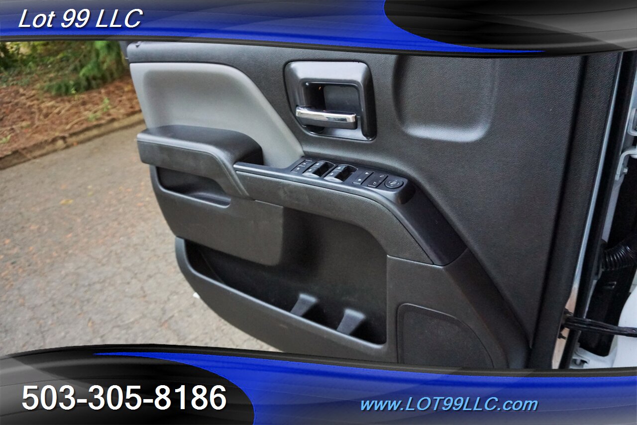 2018 Chevrolet Silverado 3500 HD 4X4 Dually 6.6L Duramax Service Bed 1 OWNER   - Photo 23 - Milwaukie, OR 97267