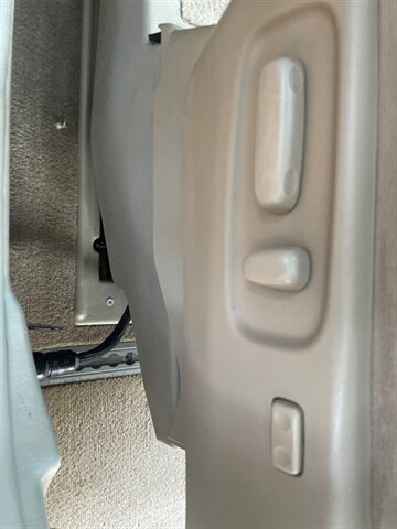 2006 Toyota Sienna XLE * 101k ** WHEEL CHAIR VAN ** POWER RAMP-DOORS   - Photo 32 - Milwaukie, OR 97267