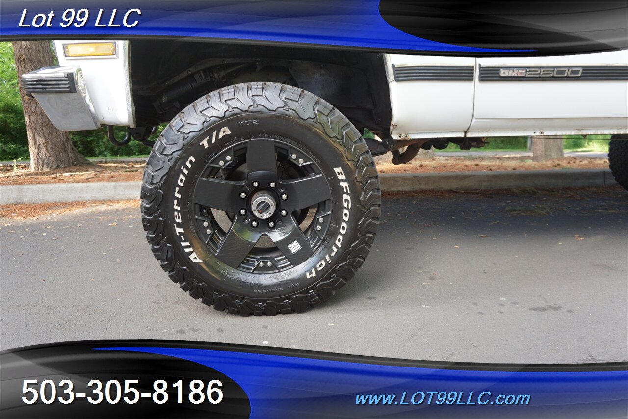 1989 GMC Suburban GMC Chevrolet 2500 4dr 4X4 V8 Lifted 20S 35   - Photo 30 - Milwaukie, OR 97267