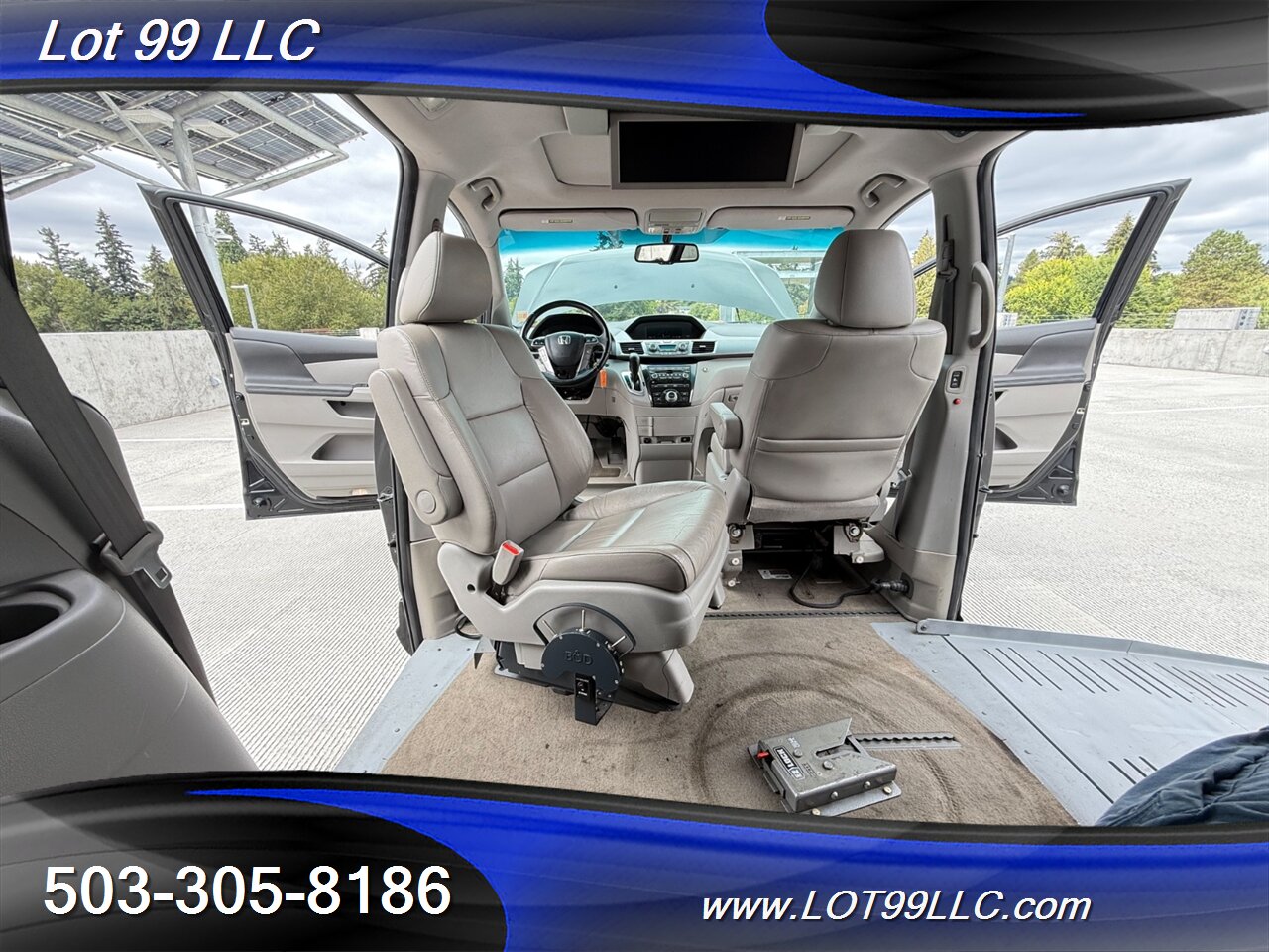 2011 Honda Odyssey Touring WHEELCHAIR VAN 101k Kneeling Power Ramp  B&D TURN TRANSFER SEAT Leather NEW TIRES DVD Moon Roof - Photo 3 - Milwaukie, OR 97267