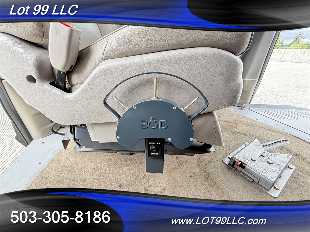 2011 Honda Odyssey Touring WHEELCHAIR VAN 101k Kneeling Power Ramp  B&D TURN TRANSFER SEAT Leather NEW TIRES DVD Moon Roof - Photo 4 - Milwaukie, OR 97267