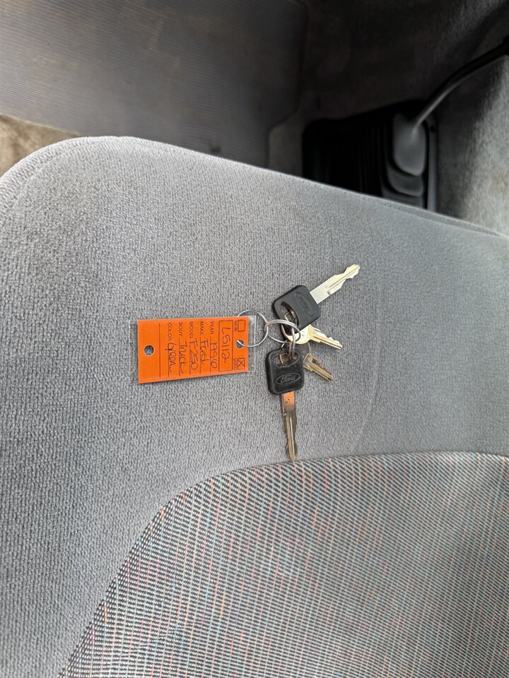 1996 Ford F-250 XL 2dr XL   - Photo 73 - Milwaukie, OR 97267