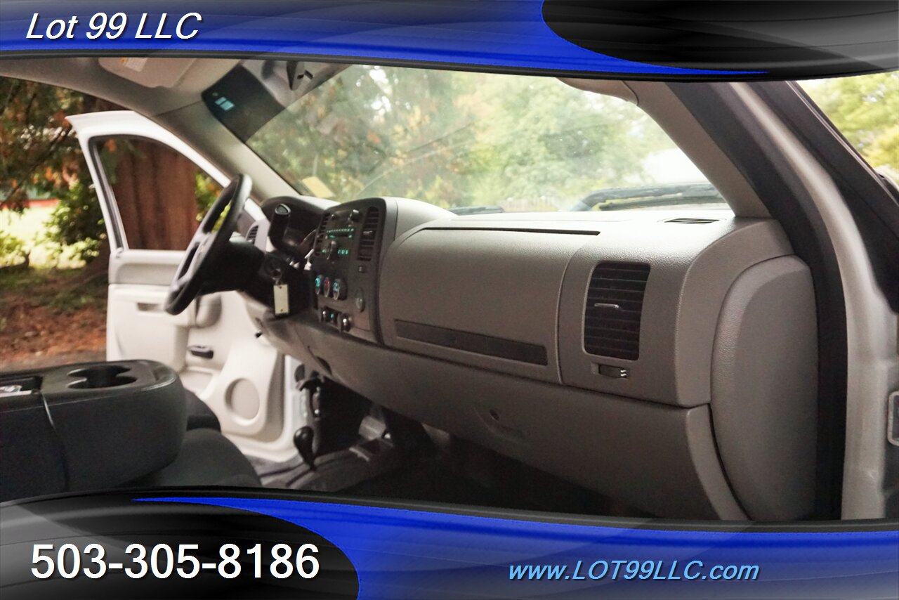 2013 Chevrolet Silverado 3500 Cew Cab 4x4 Dulley 6.6L Duramax FLAT BED - Photo 20 - Milwaukie, OR 97267