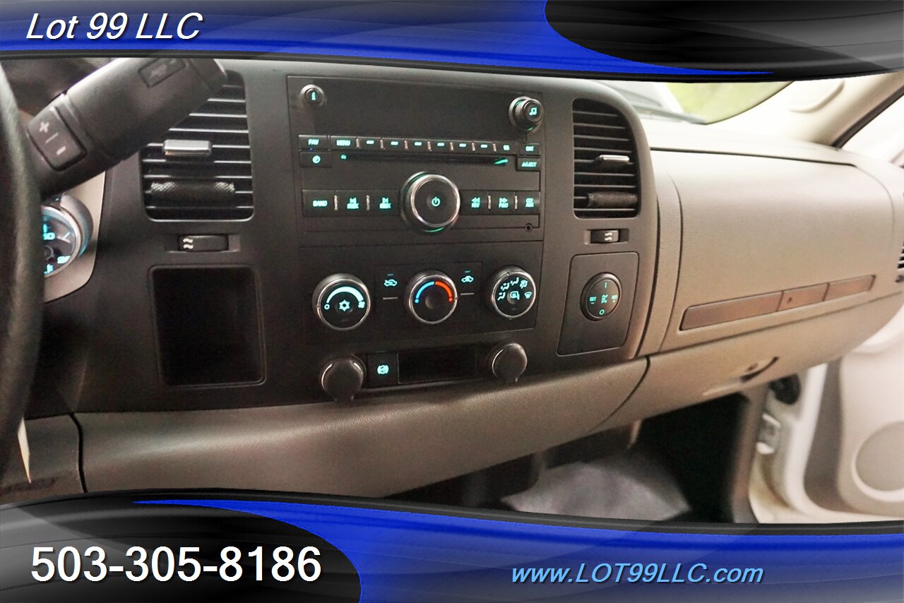 2013 Chevrolet Silverado 3500 Cew Cab 4x4 Dulley 6.6L Duramax FLAT BED - Photo 29 - Milwaukie, OR 97267