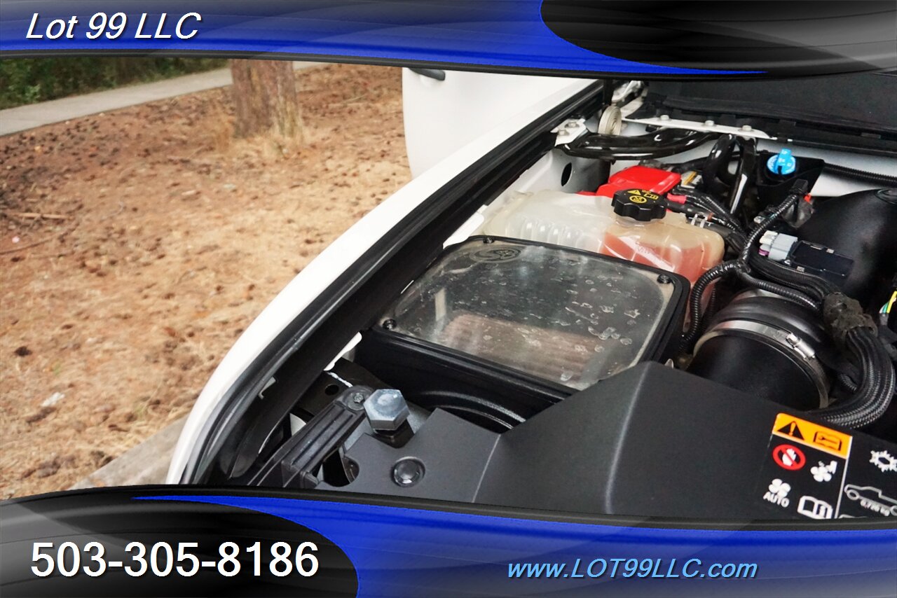 2013 Chevrolet Silverado 3500 Cew Cab 4x4 Dulley 6.6L Duramax FLAT BED - Photo 23 - Milwaukie, OR 97267
