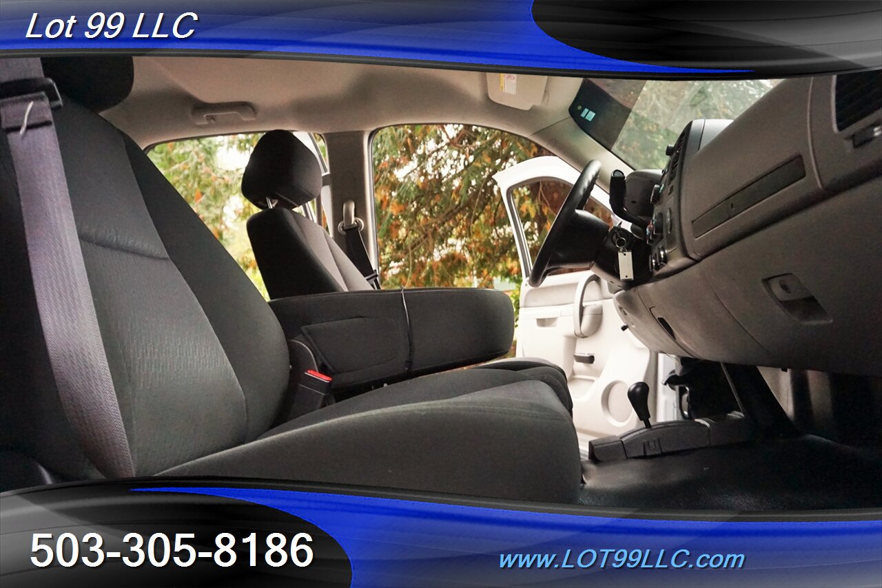 2013 Chevrolet Silverado 3500 Cew Cab 4x4 Dulley 6.6L Duramax FLAT BED - Photo 21 - Milwaukie, OR 97267