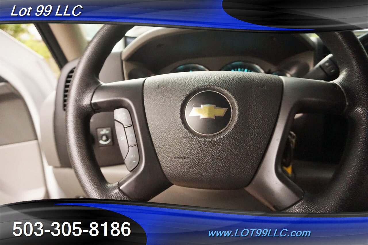2013 Chevrolet Silverado 3500 Cew Cab 4x4 Dulley 6.6L Duramax FLAT BED - Photo 27 - Milwaukie, OR 97267