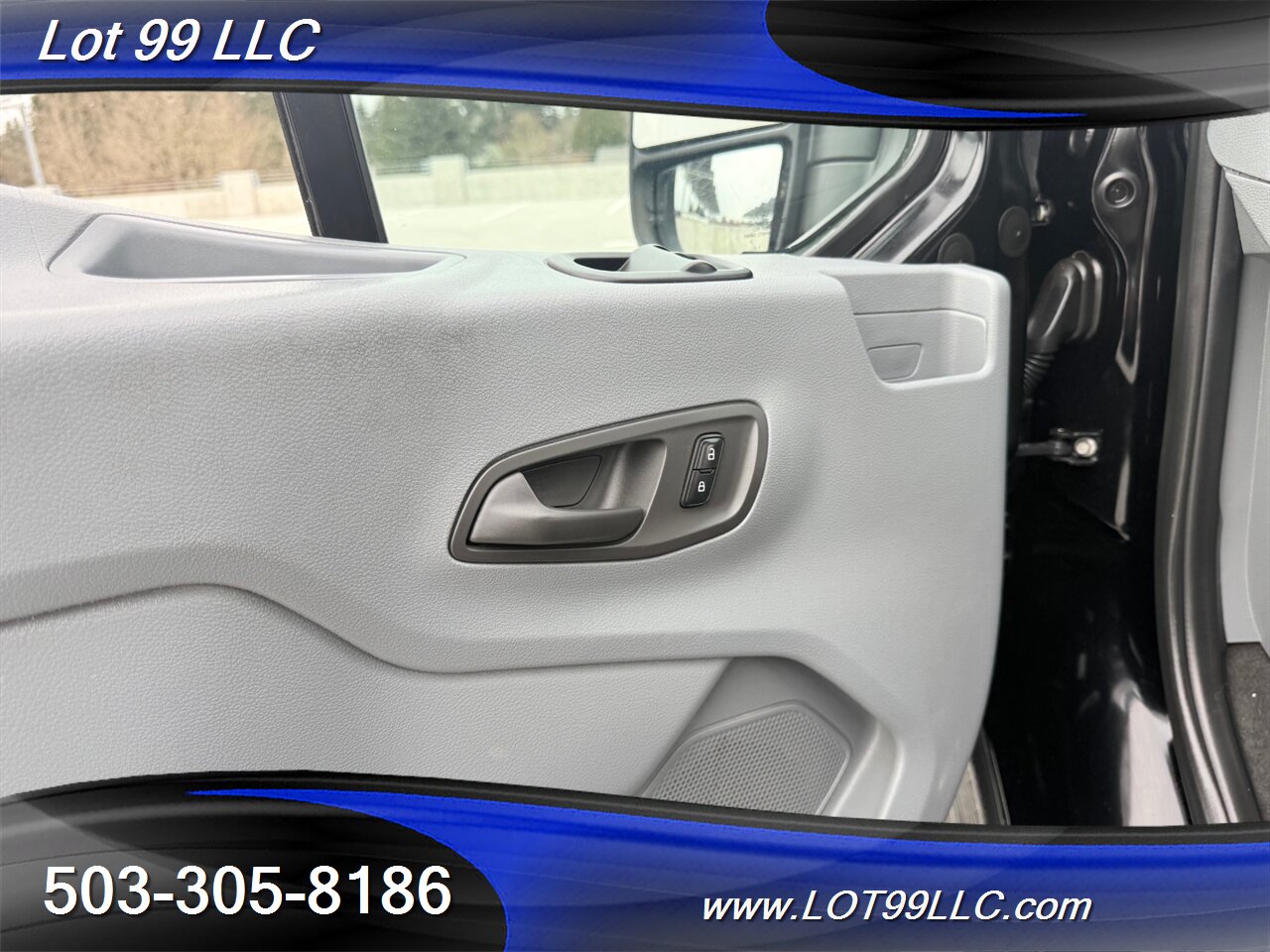 2017 Ford Transit 350 XLT ** 15 Passenger Van ** Tinted Windows Back  ** Prior Certified Pre-Owned ** - Photo 30 - Milwaukie, OR 97267