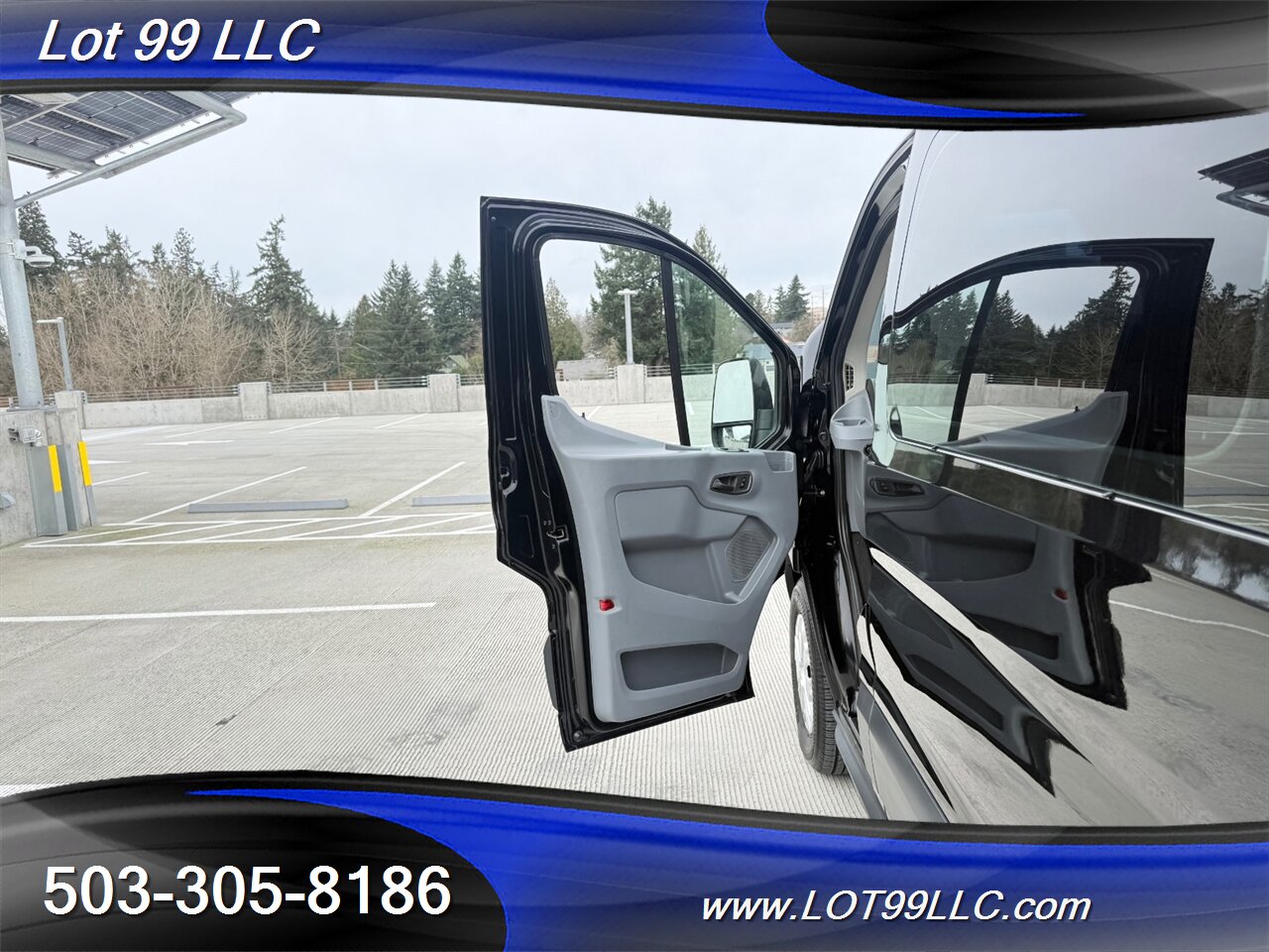 2017 Ford Transit 350 XLT ** 15 Passenger Van ** Tinted Windows Back  ** Prior Certified Pre-Owned ** - Photo 29 - Milwaukie, OR 97267