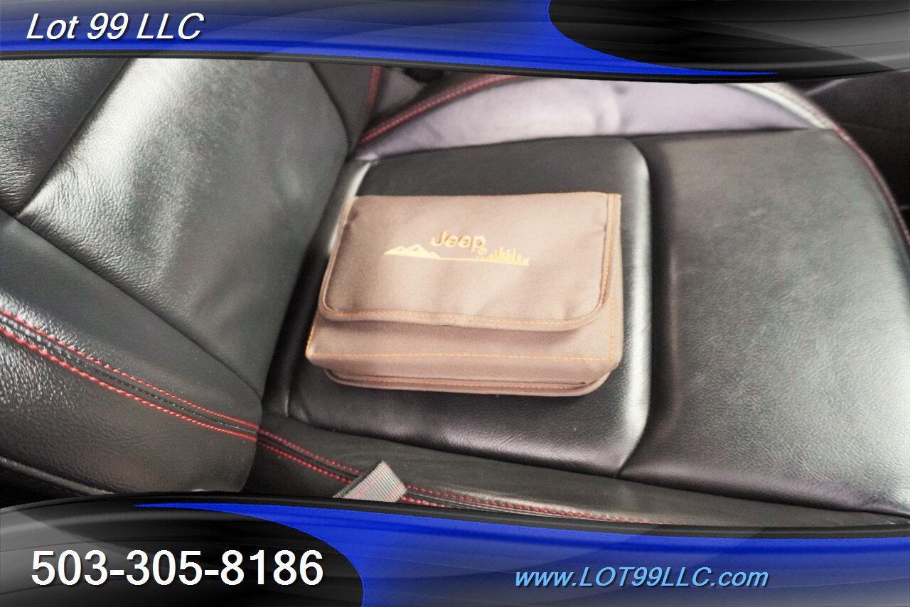 2018 Jeep Wrangler Unlimited Rubicon 4x4 3.6L Leather HARD TOP 1 OWNER - Photo 31 - Milwaukie, OR 97267