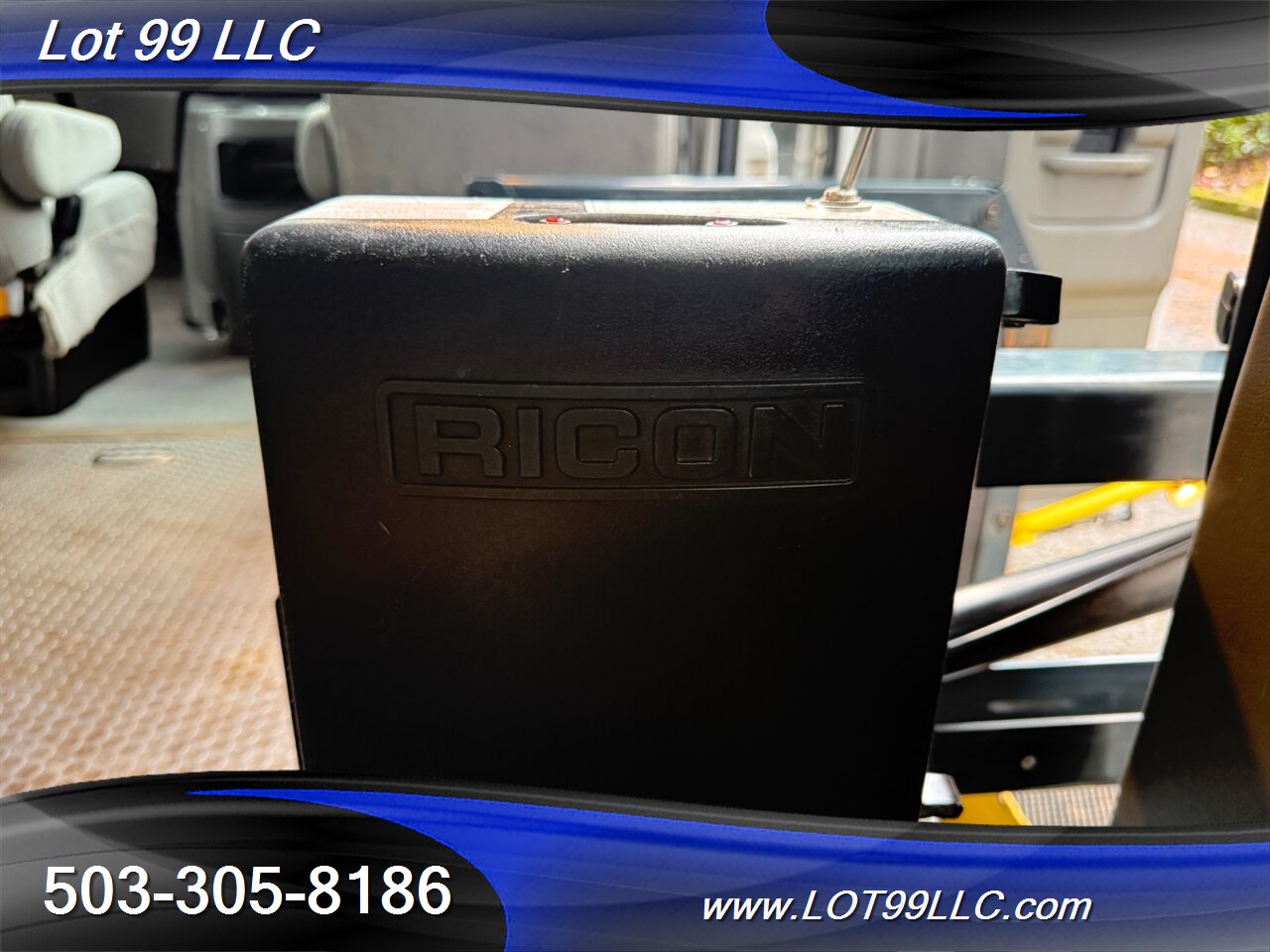 2005 Ford E-Series Van E150 XLT **WHEELCHAIR VAN ** 132k High Roof 4.6L  V8 Ricon Power Side Wheelchair Lift Cruise Control - Photo 54 - Milwaukie, OR 97267