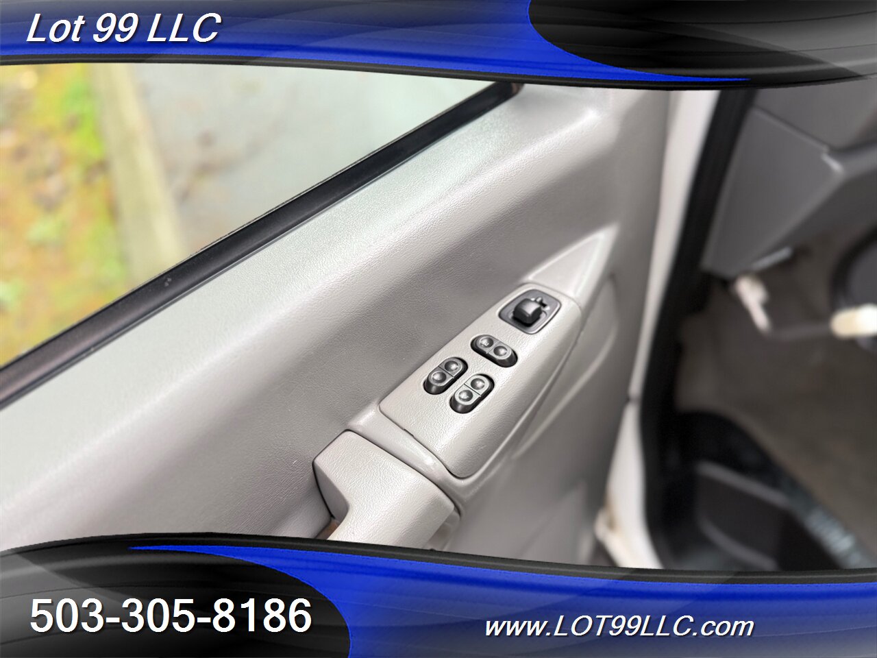 2005 Ford E-Series Van E150 XLT **WHEELCHAIR VAN ** 132k High Roof 4.6L  V8 Ricon Power Side Wheelchair Lift Cruise Control - Photo 29 - Milwaukie, OR 97267