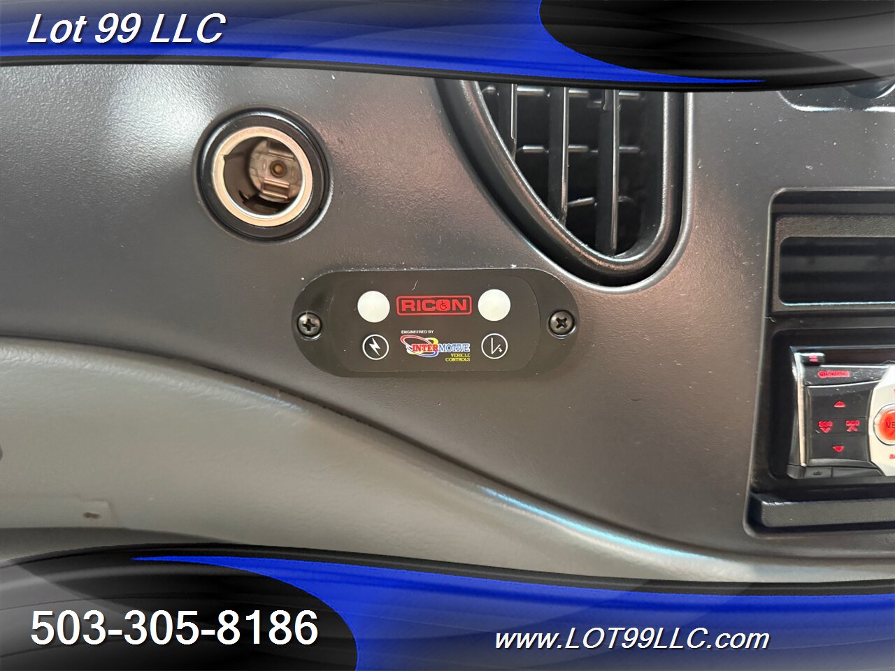 2005 Ford E-Series Van E150 XLT **WHEELCHAIR VAN ** 132k High Roof 4.6L  V8 Ricon Power Side Wheelchair Lift Cruise Control - Photo 20 - Milwaukie, OR 97267