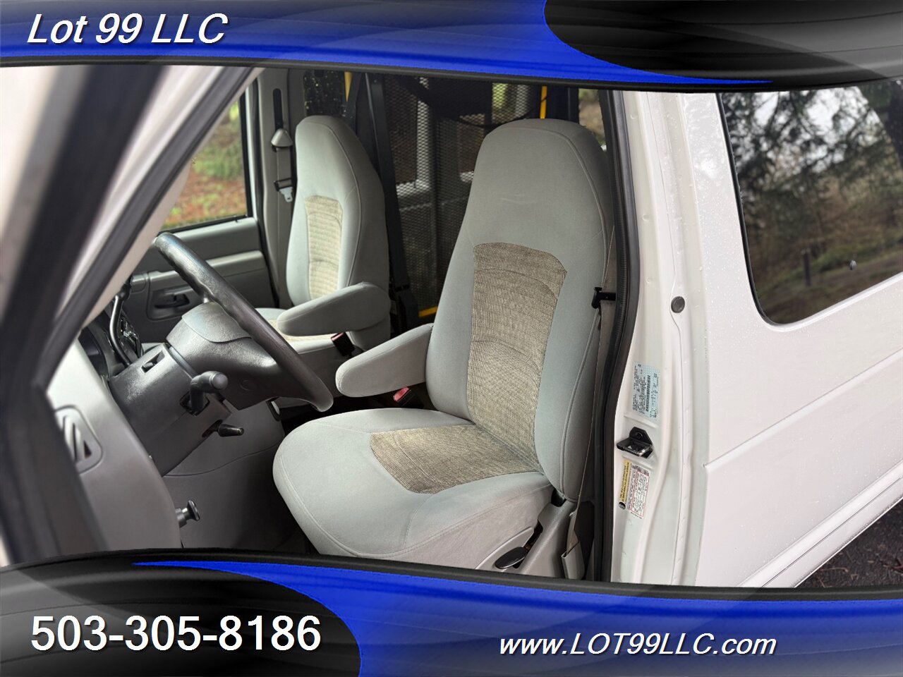 2005 Ford E-Series Van E150 XLT **WHEELCHAIR VAN ** 132k High Roof 4.6L  V8 Ricon Power Side Wheelchair Lift Cruise Control - Photo 31 - Milwaukie, OR 97267