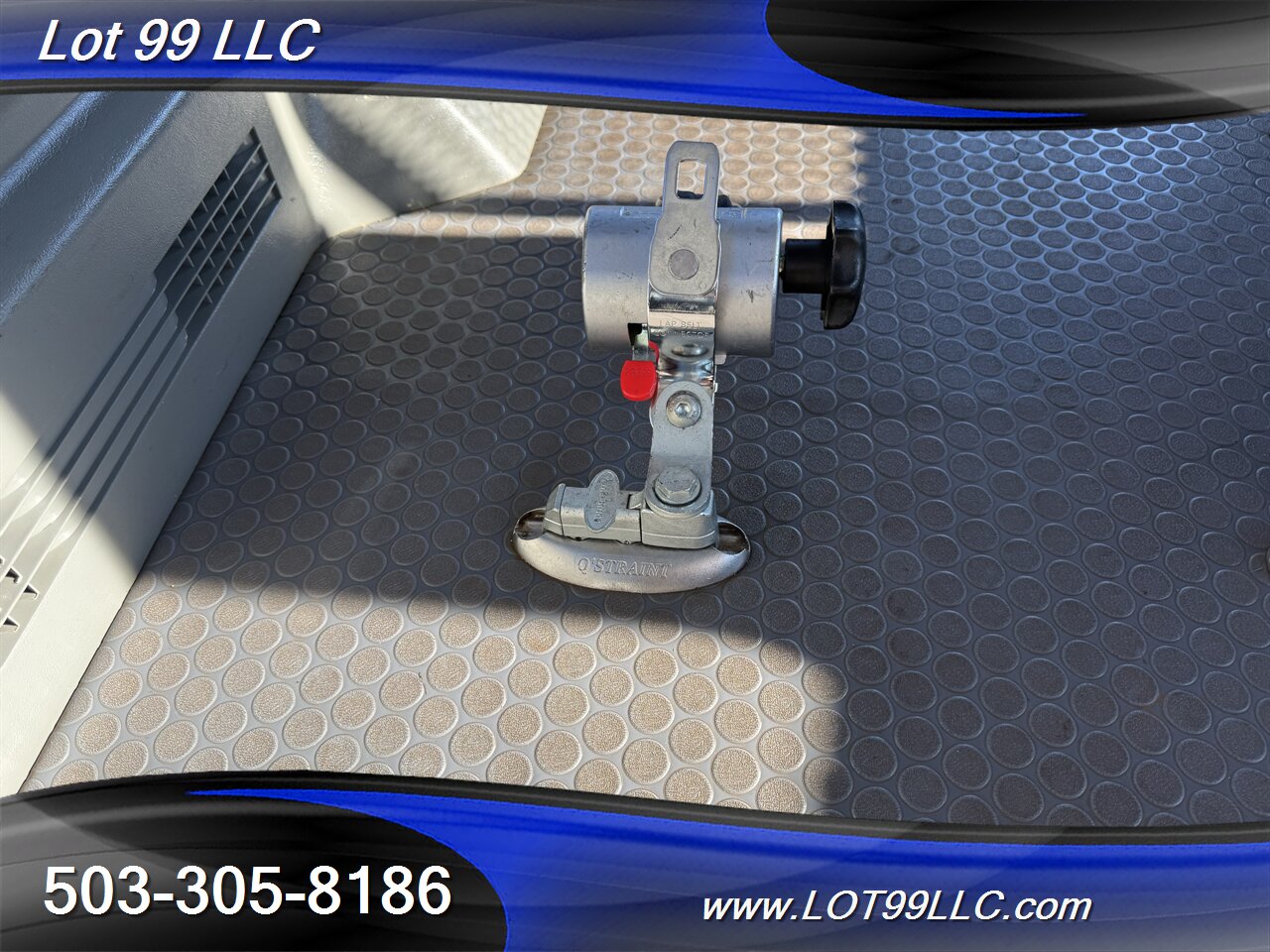 2005 Ford E-Series Van E-150 XLT  V8 Ricon Power Side Wheelchair Lift Cruise Control - Photo 62 - Milwaukie, OR 97267