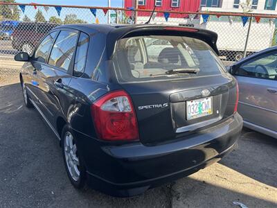 2006 Kia Spectra Spectra5   - Photo 7 - Portland, OR 97218