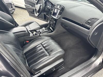 2019 Chrysler 300 Series S   - Photo 11 - Toms River, NJ 08753