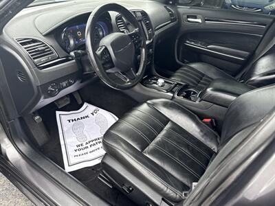 2019 Chrysler 300 Series S   - Photo 10 - Toms River, NJ 08753