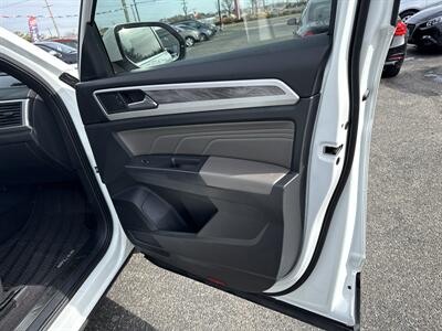 2021 Volkswagen Atlas Cross Sport SE 4Motion - Photo 14 - Toms River, NJ 08753