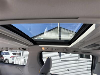 2014 Toyota Sienna Limited 7-Passenger   - Photo 15 - Toms River, NJ 08753