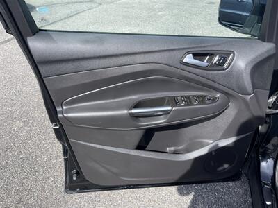2017 Ford Escape Titanium   - Photo 8 - Toms River, NJ 08753