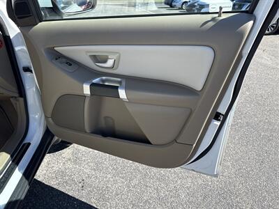2010 Volvo XC90 3.2   - Photo 14 - Toms River, NJ 08753
