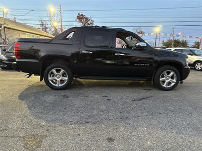 2012 Chevrolet Avalanche LT   - Photo 6 - Toms River, NJ 08753