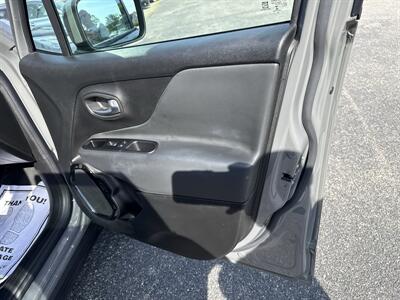 2020 Jeep Renegade Altitude   - Photo 14 - Toms River, NJ 08753