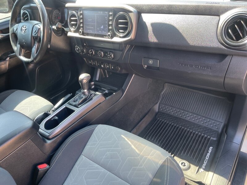 2020 Toyota Tacoma TRD Sport photo 15
