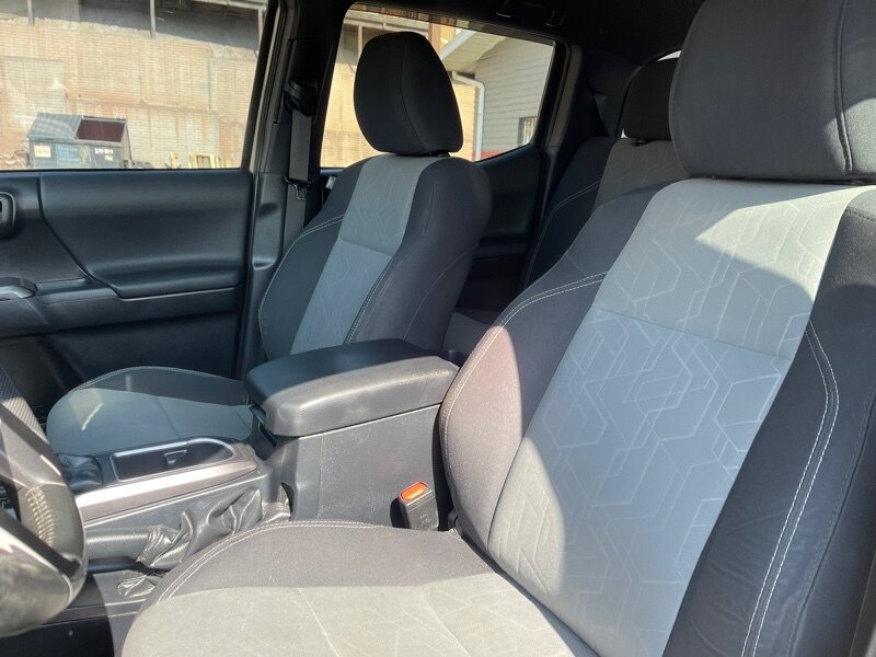 2020 Toyota Tacoma TRD Sport photo 5