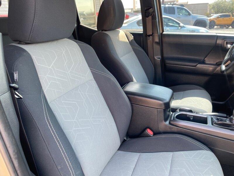 2020 Toyota Tacoma TRD Sport photo 14