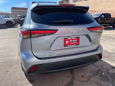 2022 Toyota Highlander XLE   - Photo 23 - Saint George, UT 84770