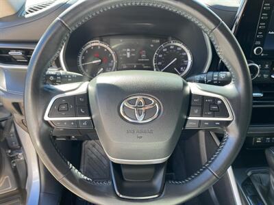 2022 Toyota Highlander XLE   - Photo 10 - Saint George, UT 84770