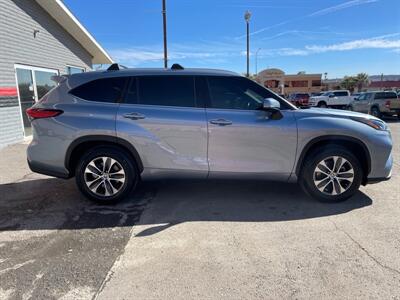 2022 Toyota Highlander XLE   - Photo 20 - Saint George, UT 84770