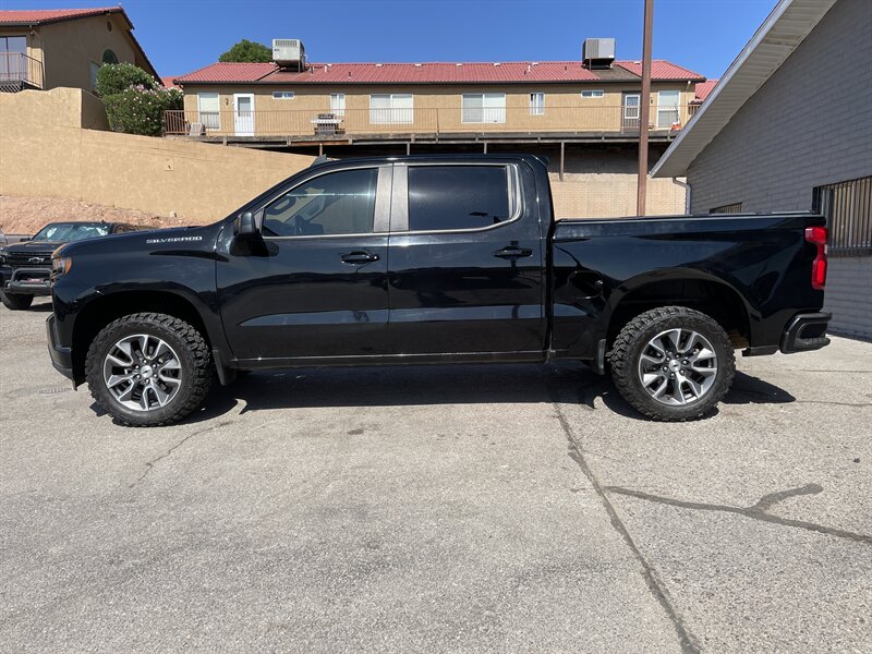 2020 Chevrolet Silverado 1500 RST photo 2